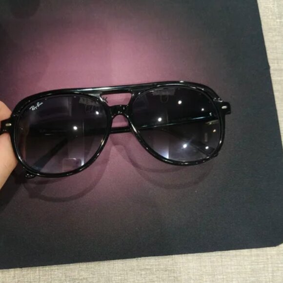 Ray-Ban RB4376 Sunglasses | Black Frame | Gradient Lenses | Unisex - Picture 1 of 5